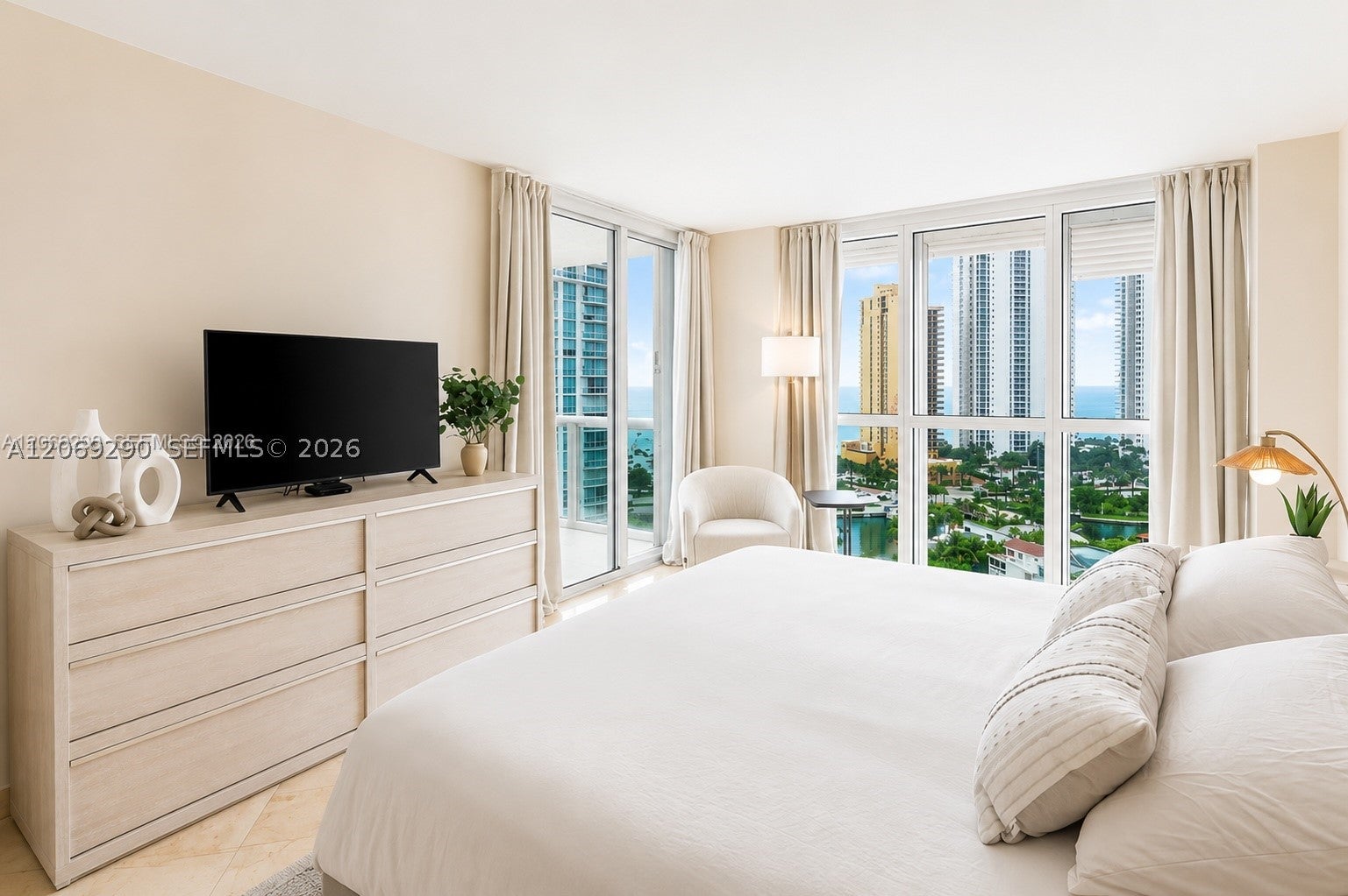 16500 Collins Ave 1752