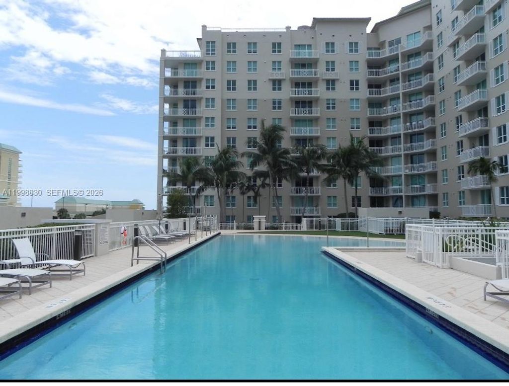 Photo of 450 N Federal Hwy #102, Boynton Beach, FL 33435 (MLS # A11998830)