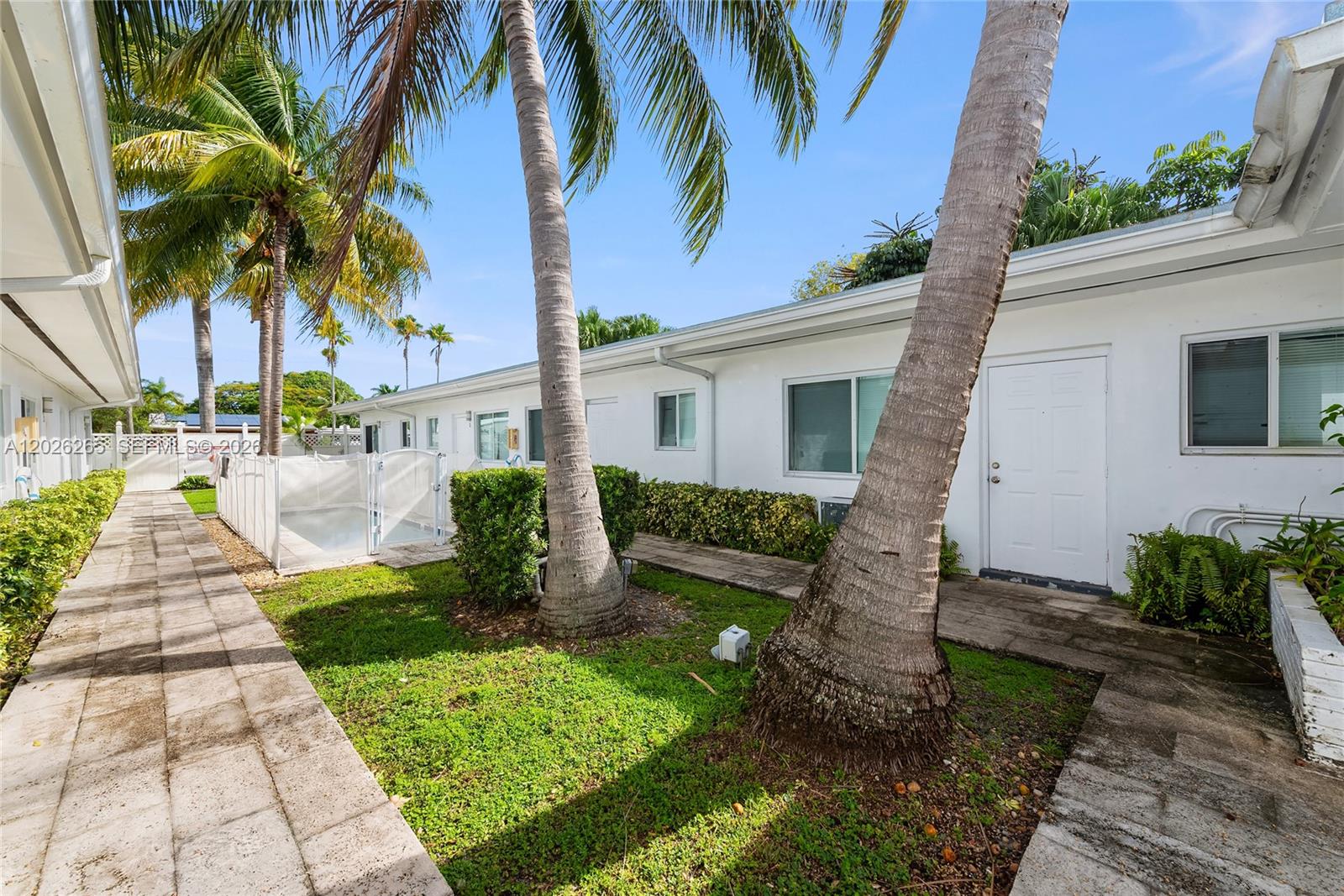 932 MOFFETT CONDO - Residential