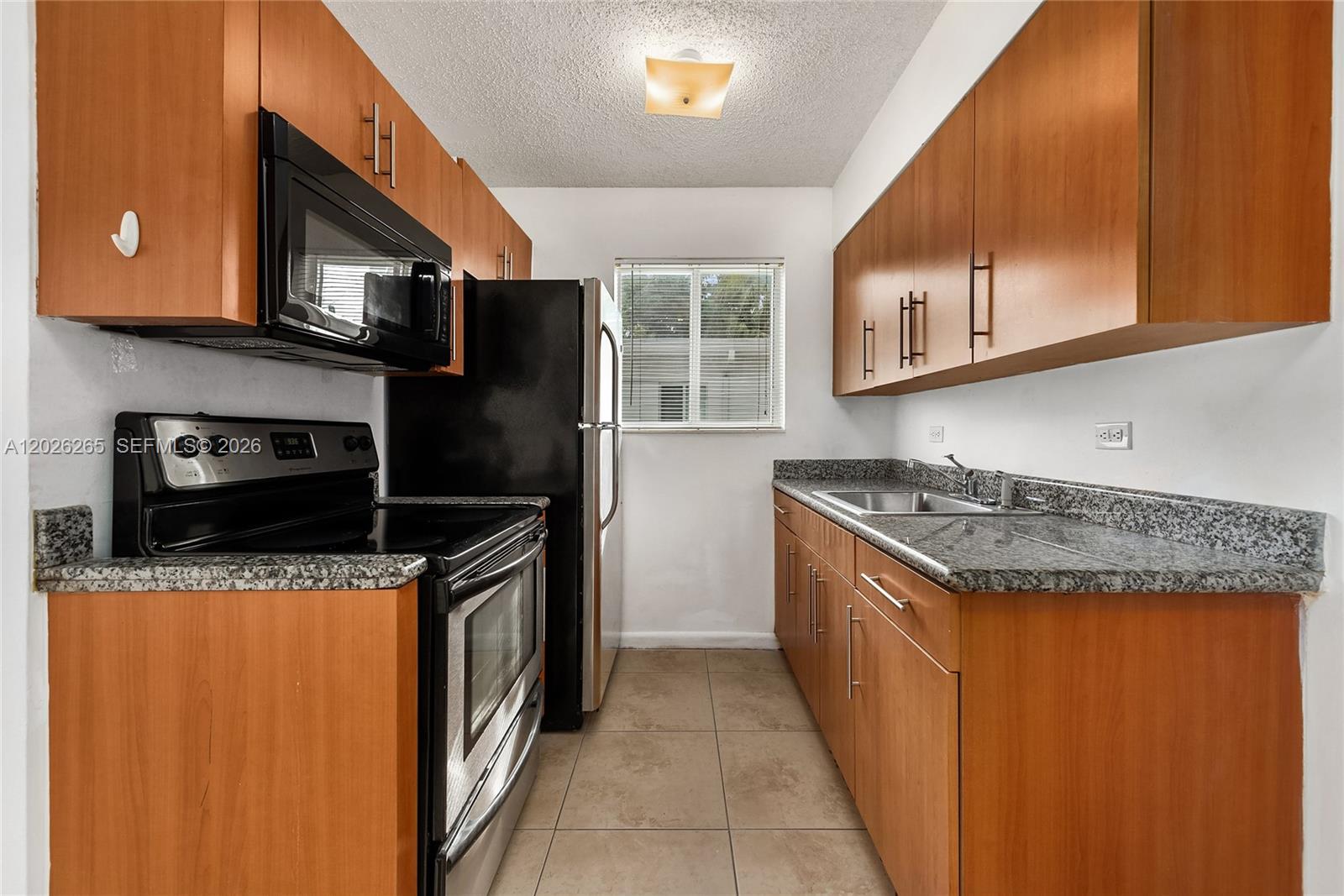 932 MOFFETT CONDO - Residential