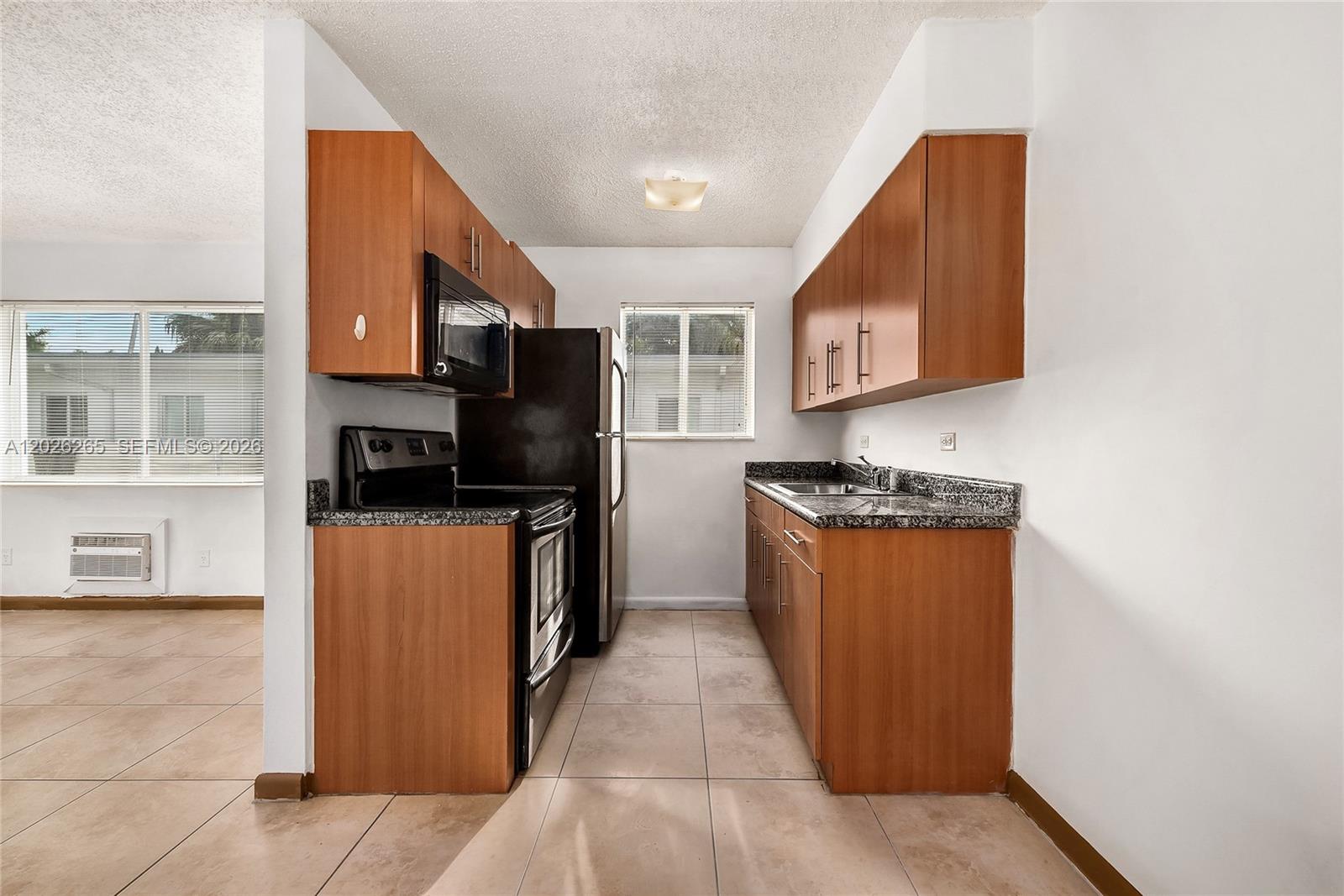 932 MOFFETT CONDO - Residential