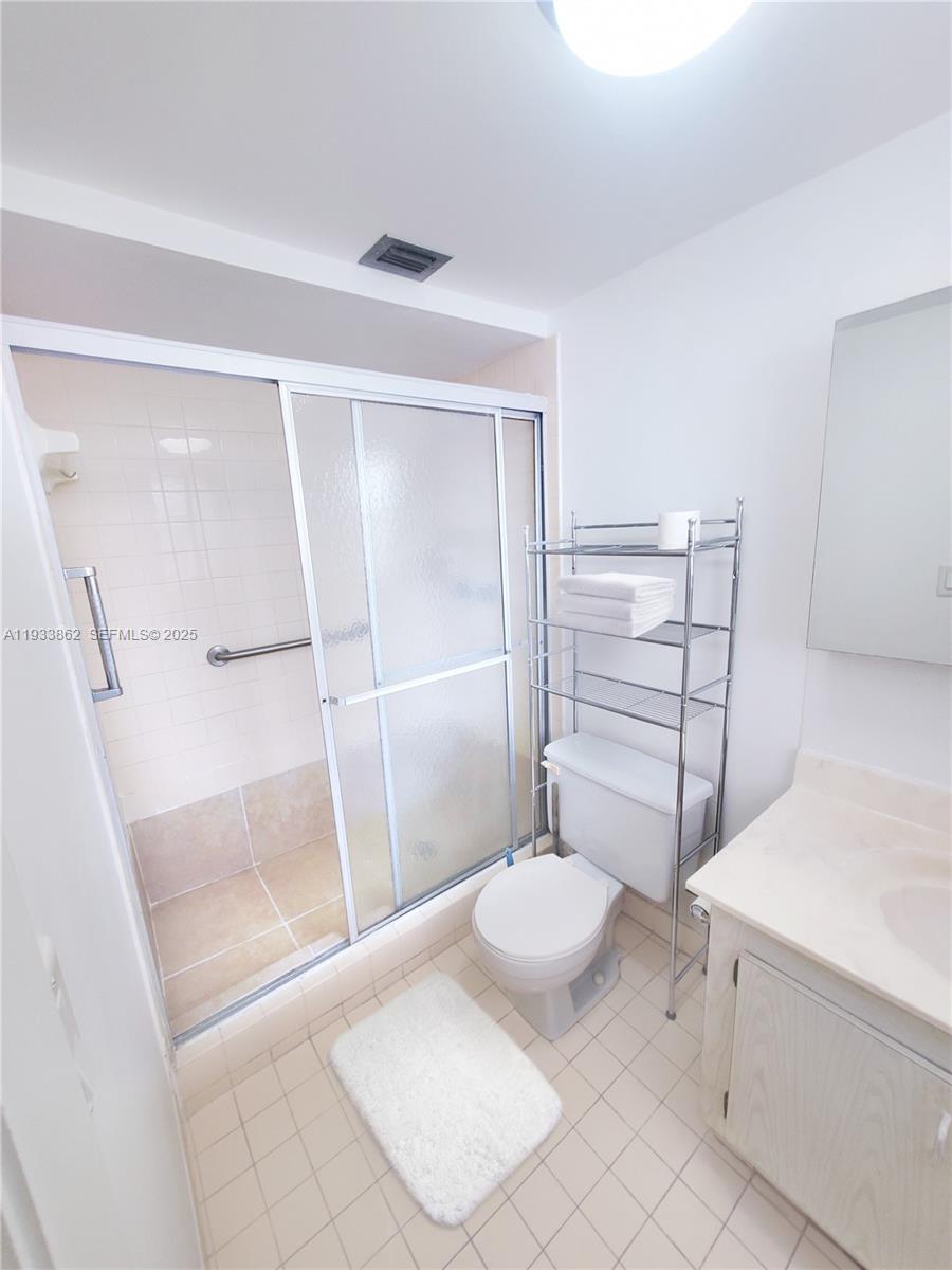 COURTYARDS OF BROWARD CON - Residential Lease