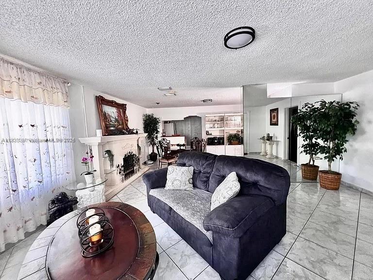 1465 SW 28th Way A