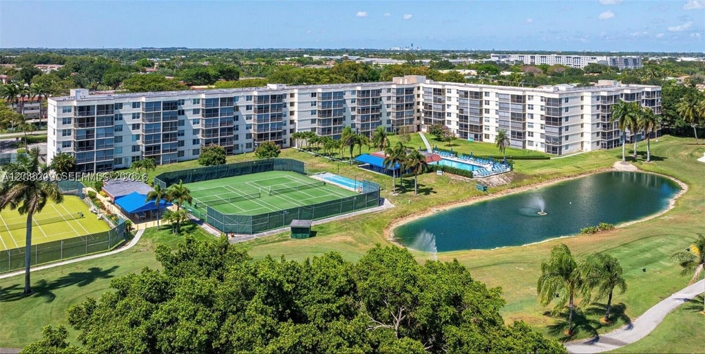 Photo of 800 S Hollybrook Dr #305, Pembroke Pines, FL 33025 (MLS # A12080990)