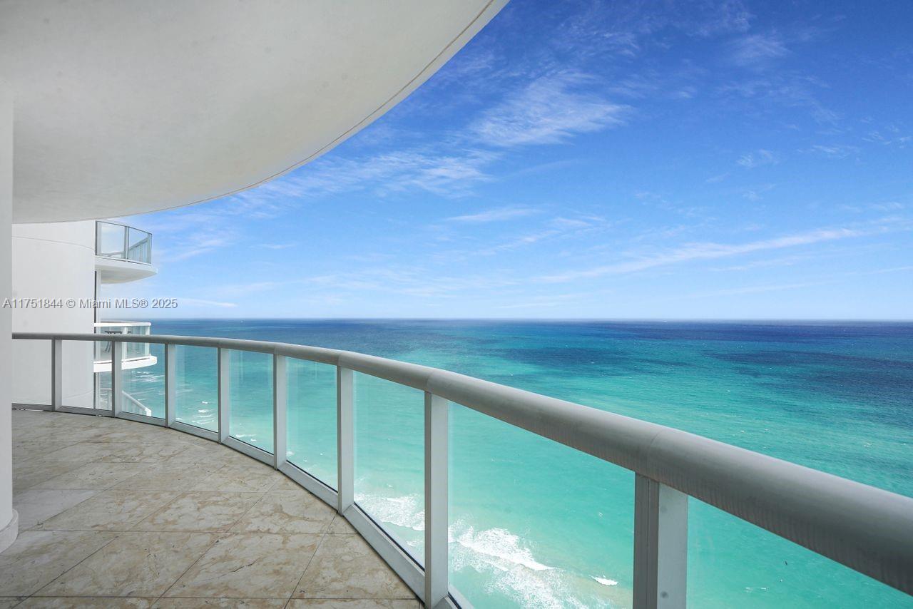 6365 Collins Ave 4002