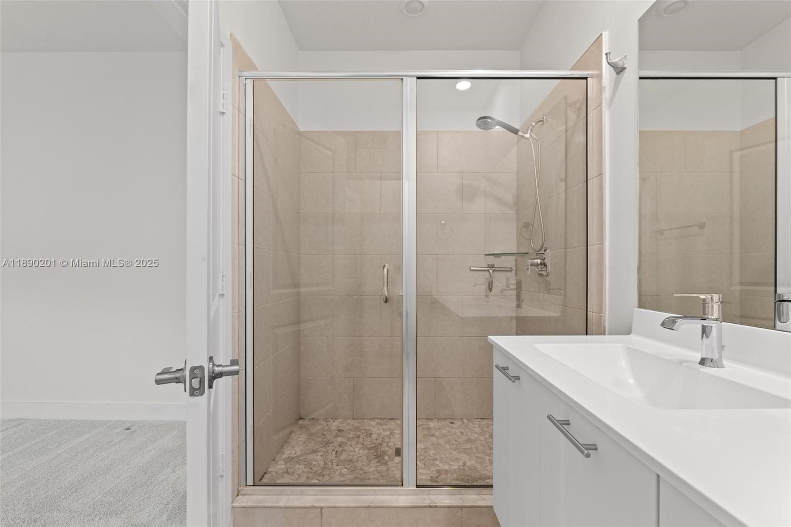 DOWNTOWN DORAL SOUTH PHAS - Residential Lease