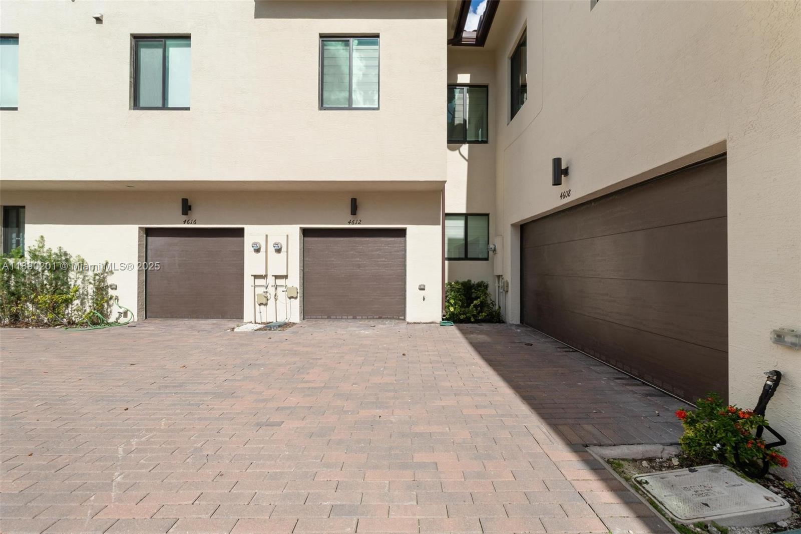 DOWNTOWN DORAL SOUTH PHAS - Residential Lease