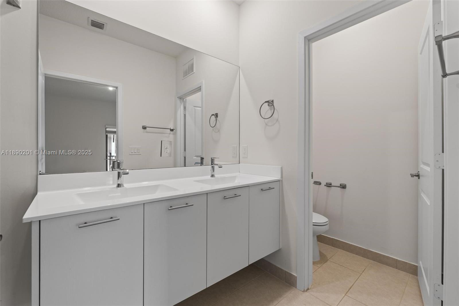 DOWNTOWN DORAL SOUTH PHAS - Residential Lease