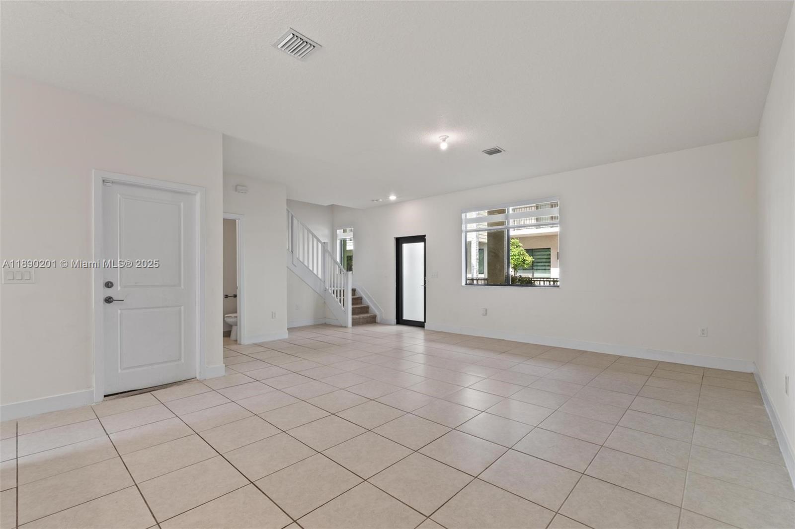 DOWNTOWN DORAL SOUTH PHAS - Residential Lease