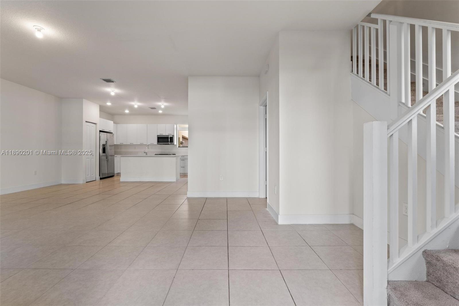 DOWNTOWN DORAL SOUTH PHAS - Residential Lease