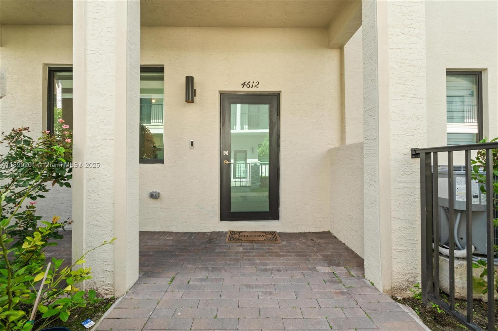 DOWNTOWN DORAL SOUTH PHAS - Residential Lease