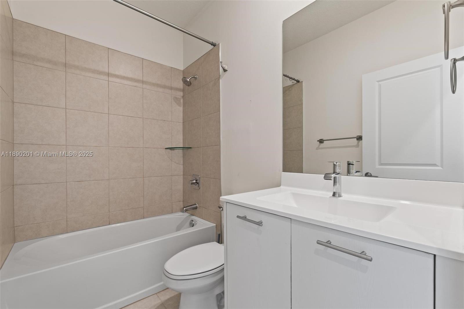 DOWNTOWN DORAL SOUTH PHAS - Residential Lease