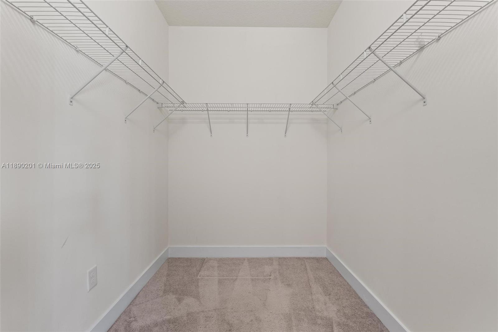 DOWNTOWN DORAL SOUTH PHAS - Residential Lease