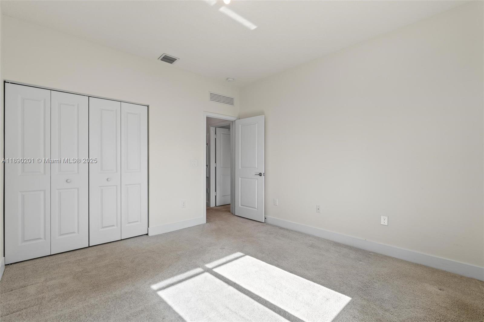 DOWNTOWN DORAL SOUTH PHAS - Residential Lease