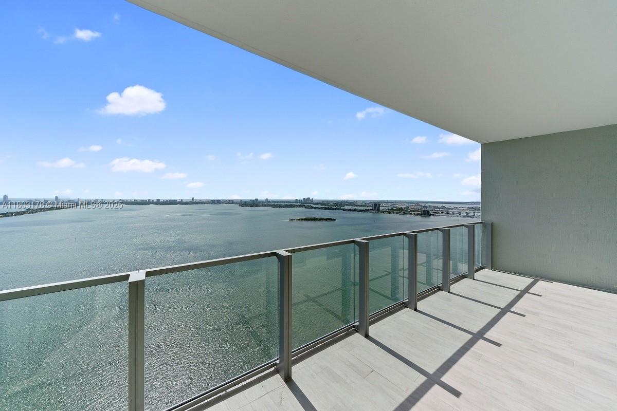 2900 NE 7 Ave 3605