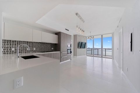 2900 NE 7 Ave 3605 Miami FL 33137