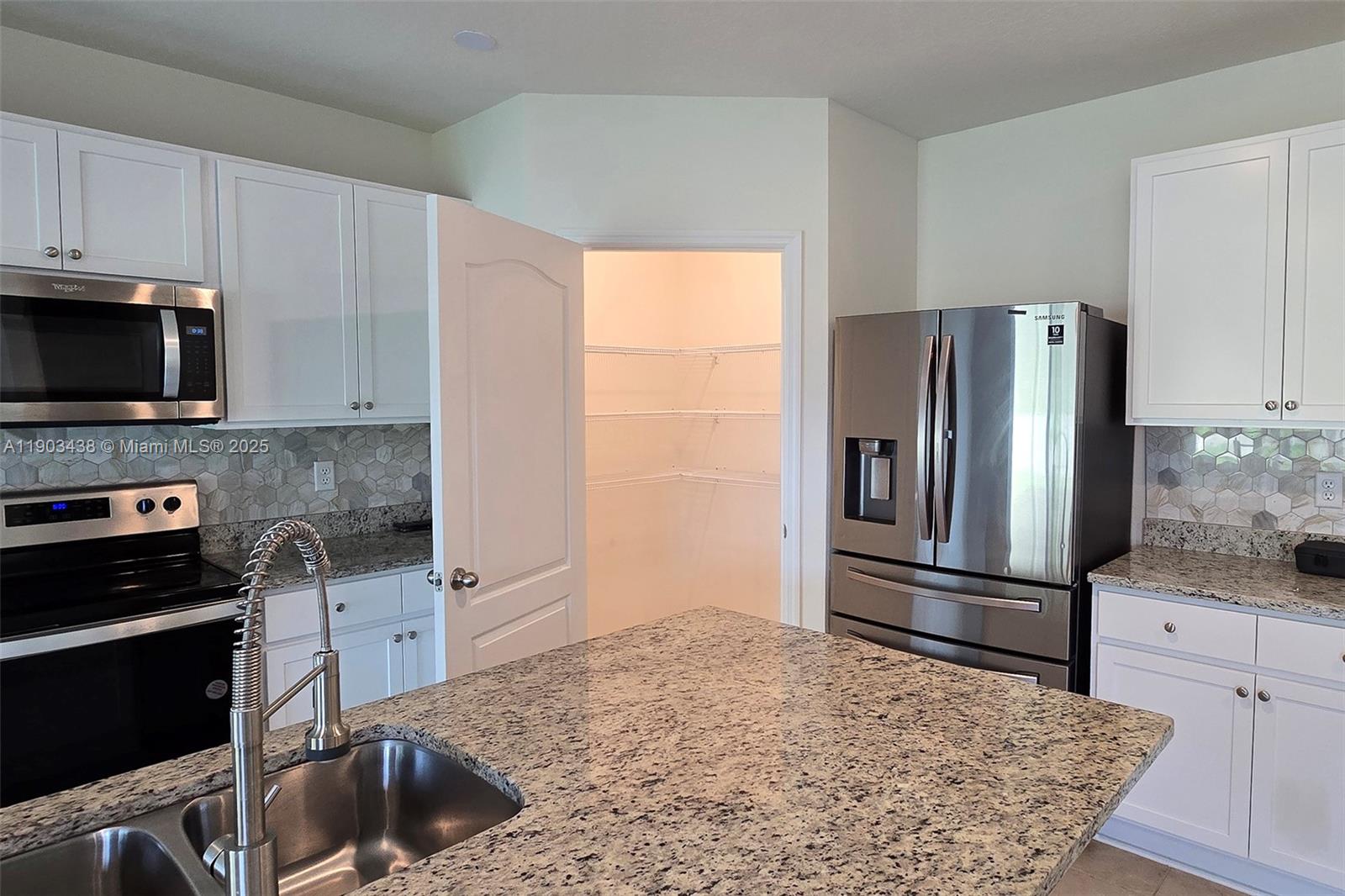 CASCADES, Davenport - Residential