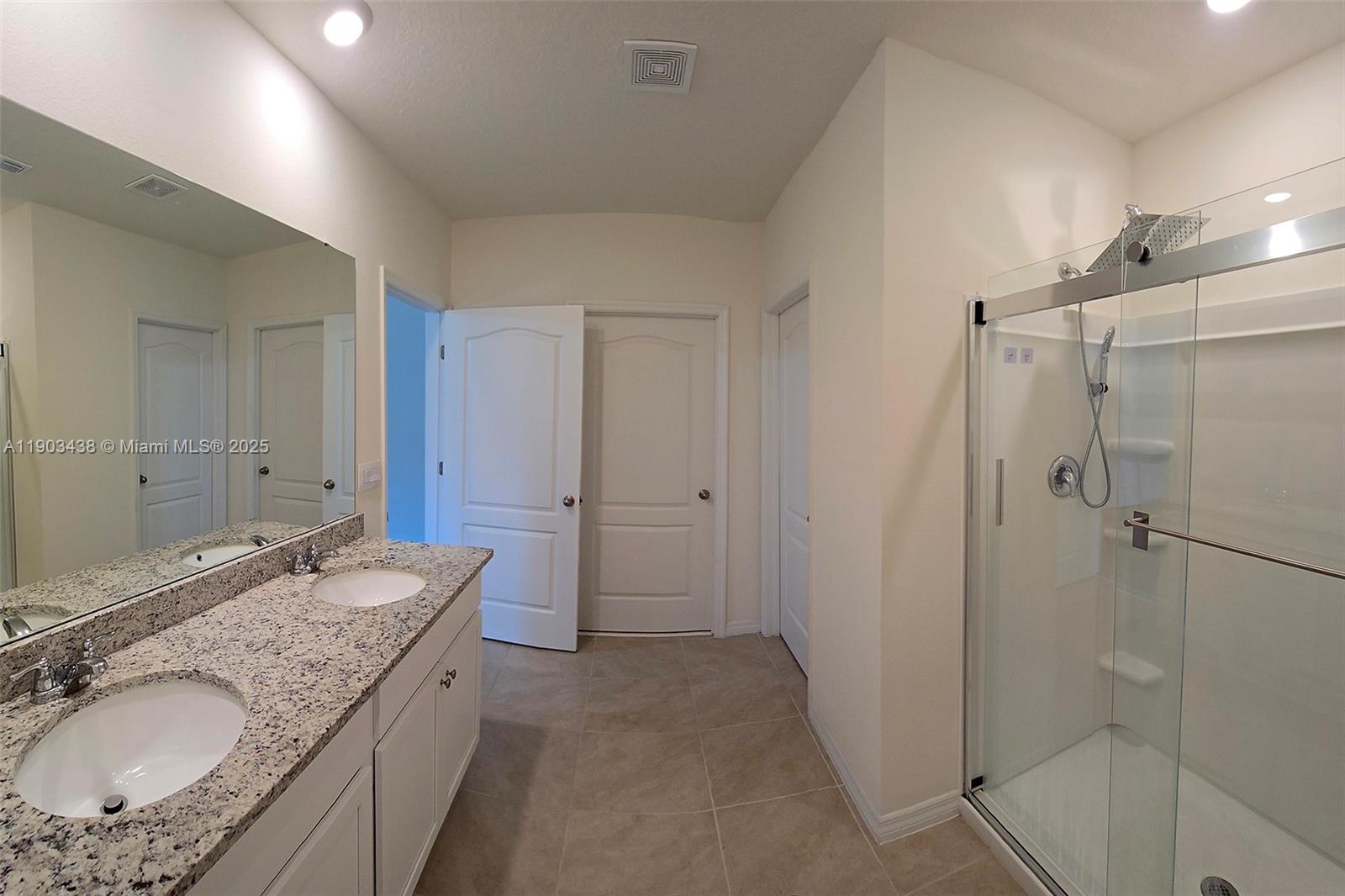 CASCADES, Davenport - Residential