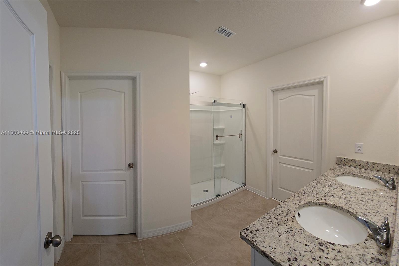 CASCADES, Davenport - Residential