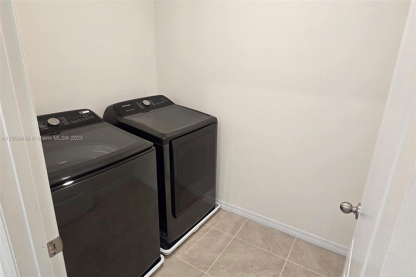 CASCADES, Davenport - Residential