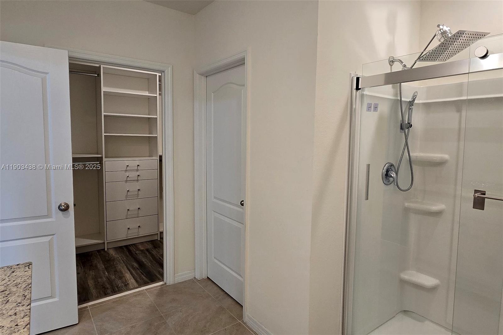 CASCADES, Davenport - Residential