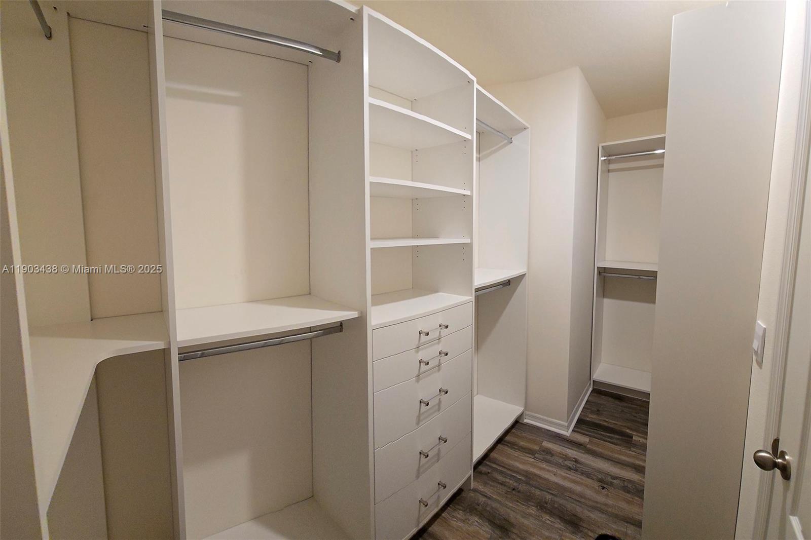 CASCADES, Davenport - Residential