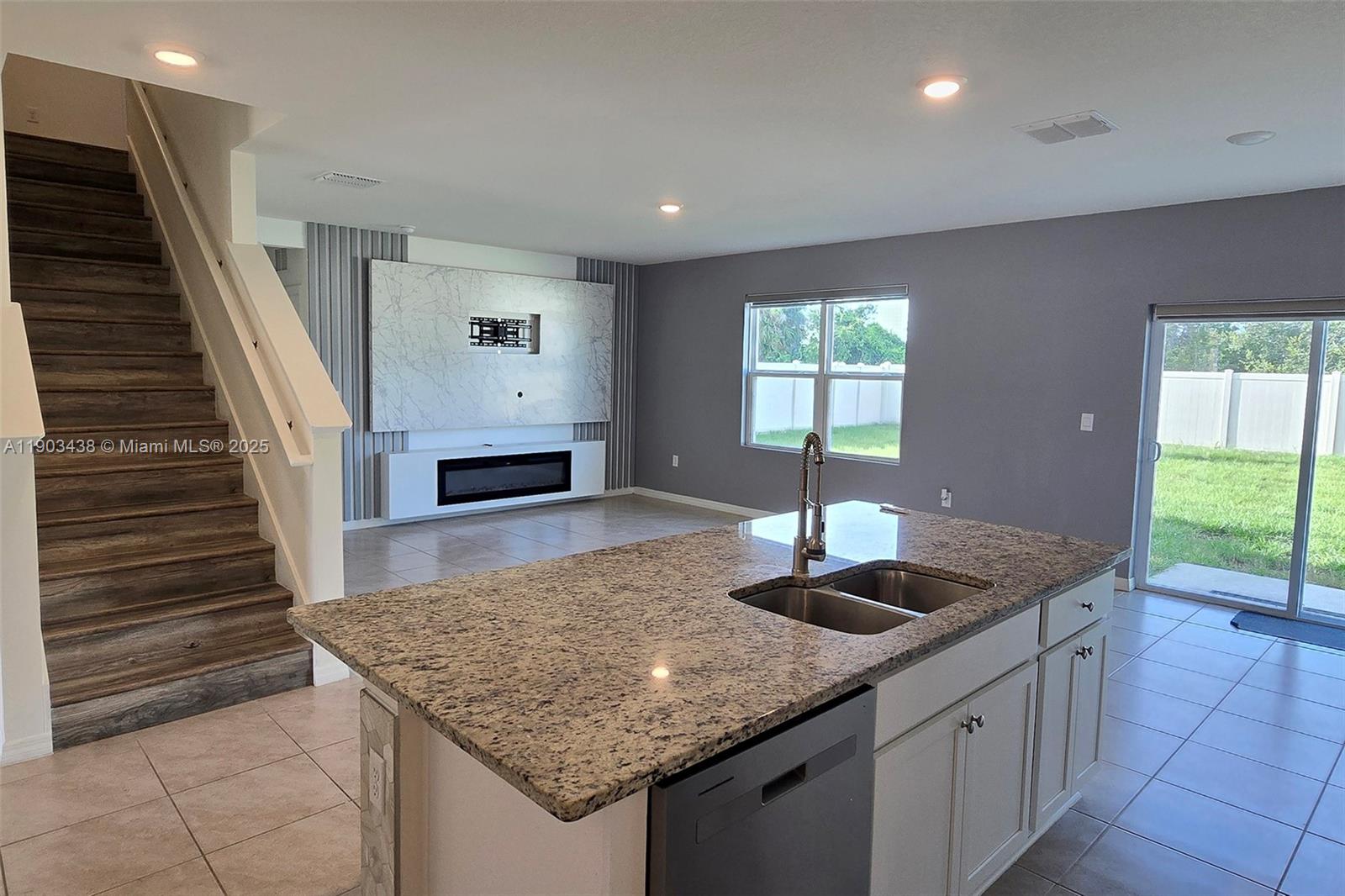 CASCADES, Davenport - Residential