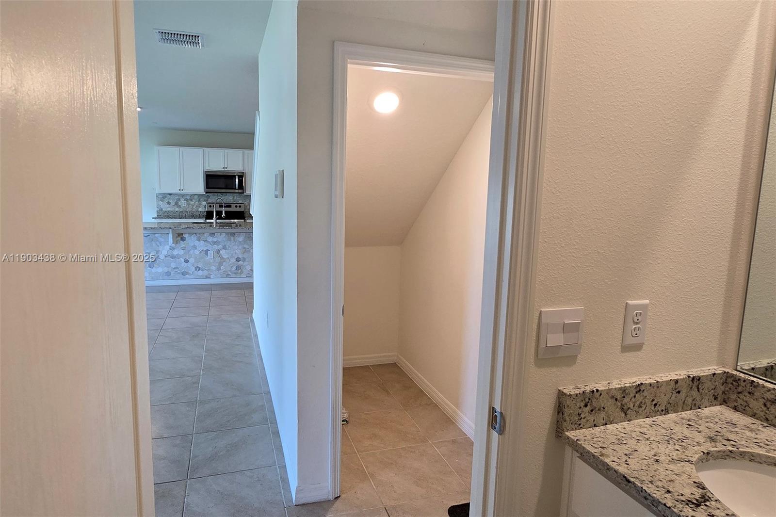 CASCADES, Davenport - Residential