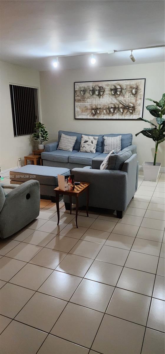 SEC 45 ATRIUMS AT SNAPPER - Residential