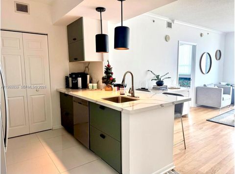 2000 N Bayshore Dr 1003 Miami FL 33137