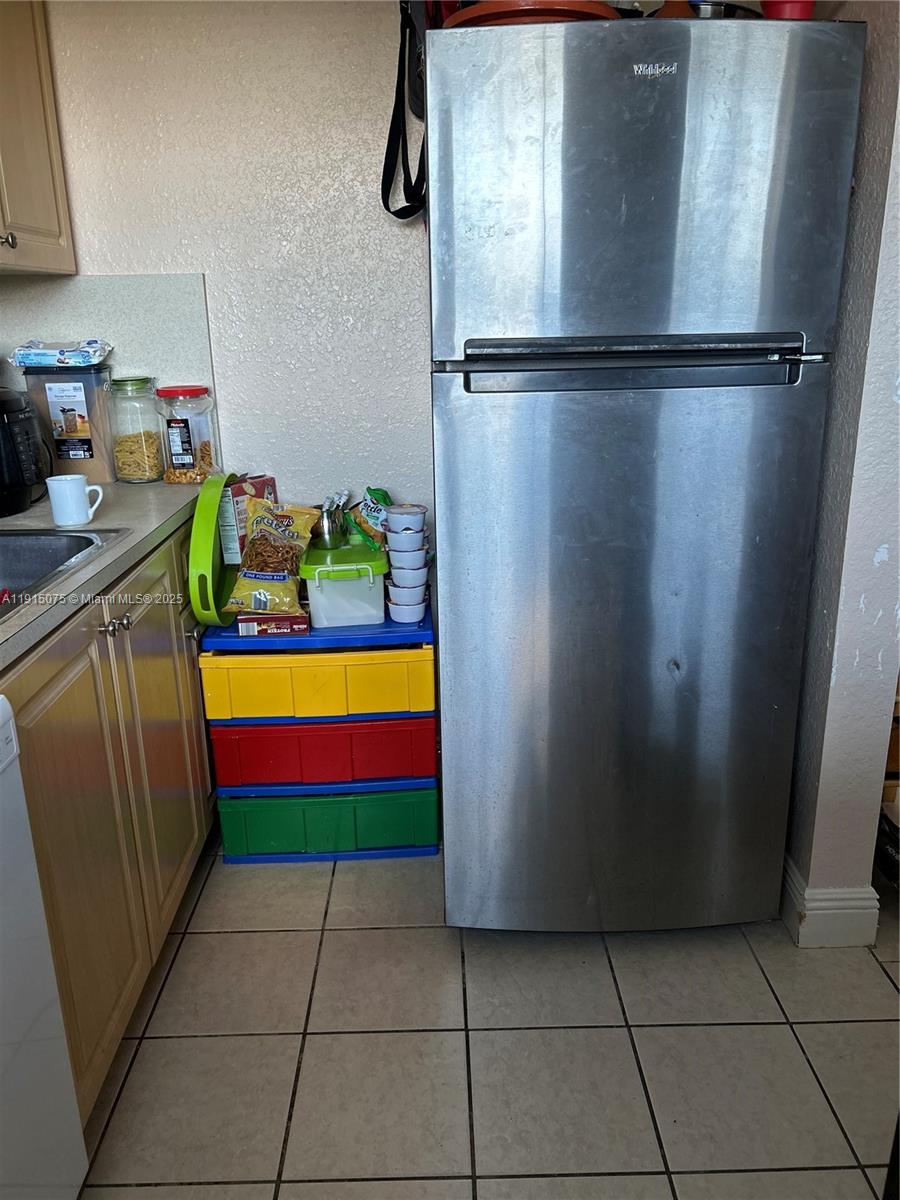 SEVILLA PALACE AT HALLAND - Residential Lease