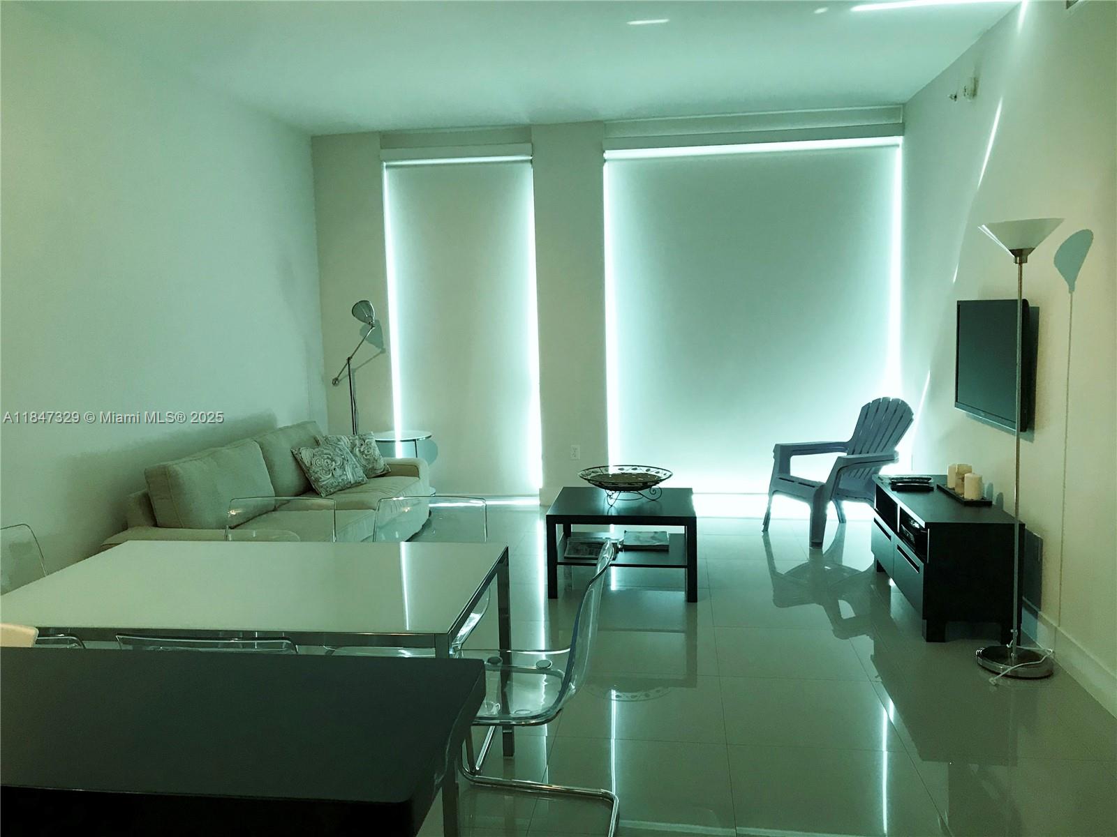 VIZCAYNE SOUTH CONDO - Residential