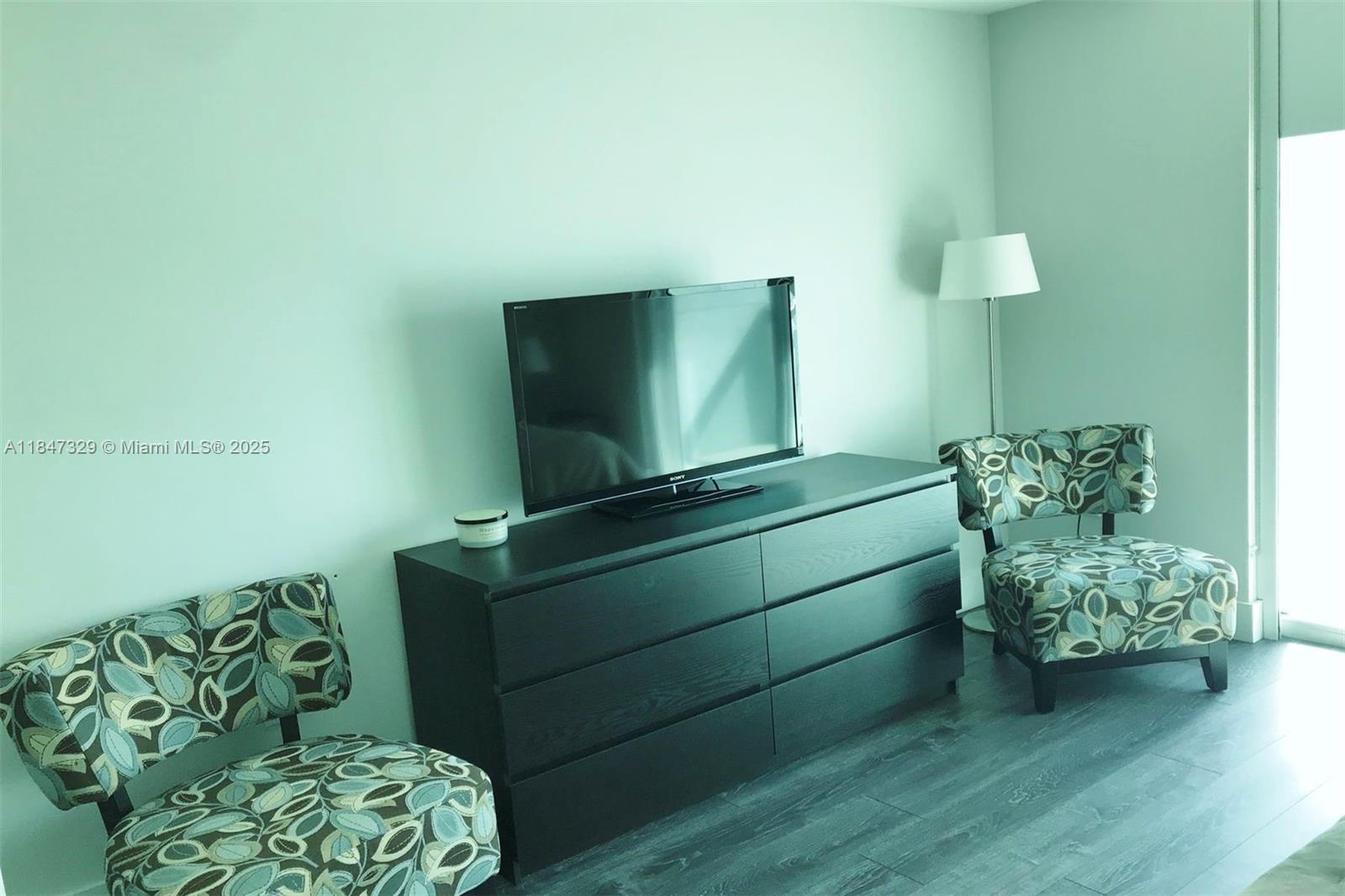 VIZCAYNE SOUTH CONDO - Residential