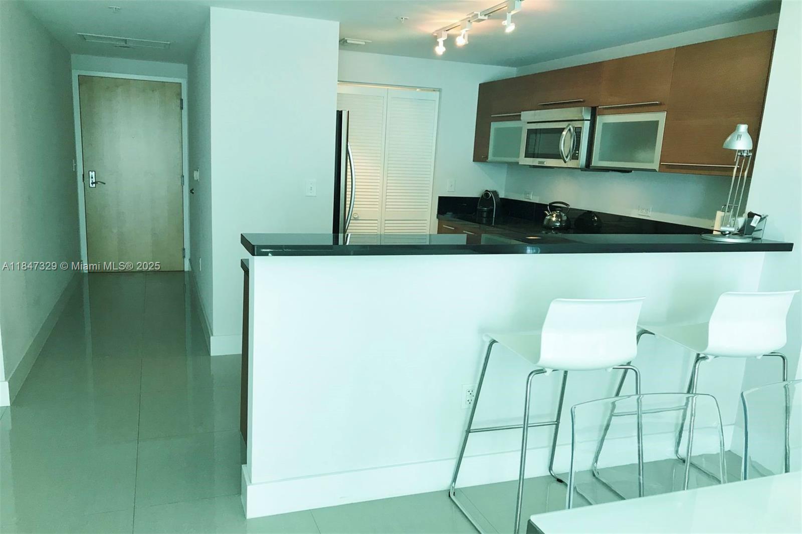 VIZCAYNE SOUTH CONDO - Residential