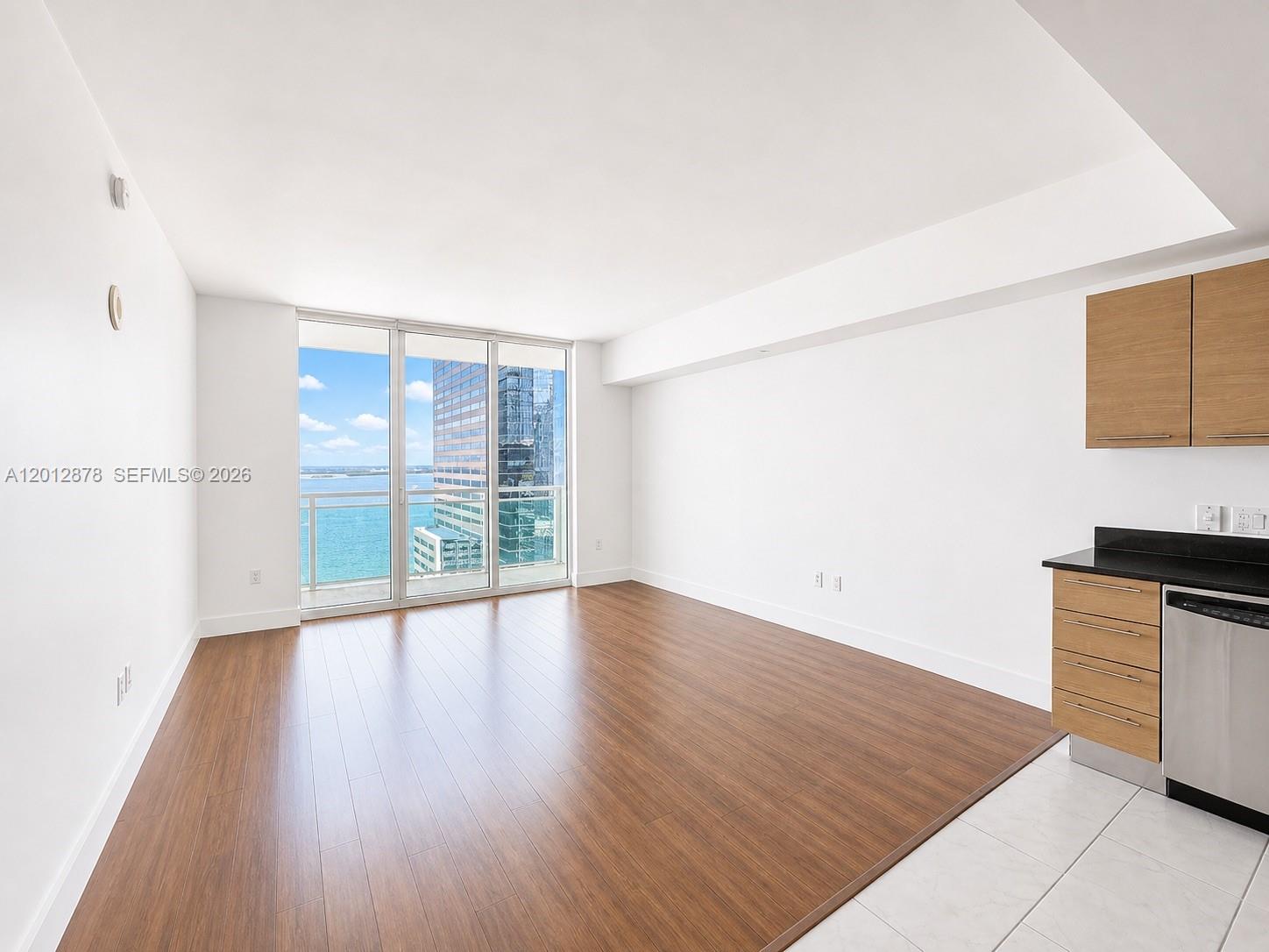 THE PLAZA 901 BRICKELL CO - Residential Lease