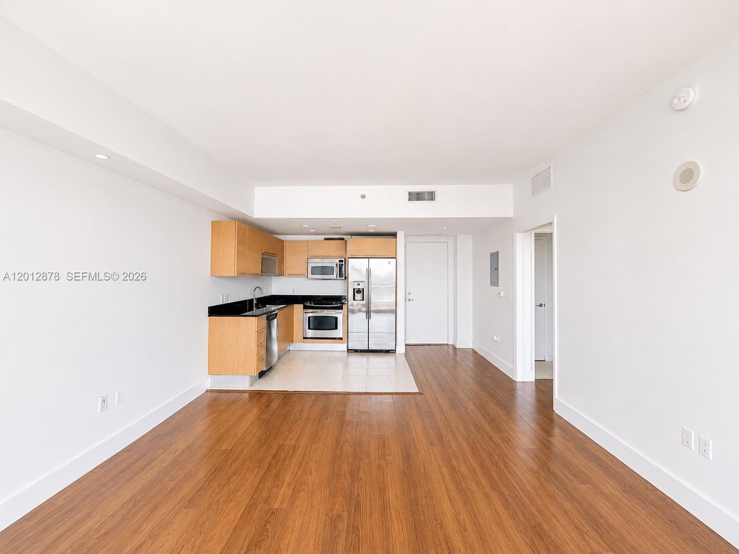 THE PLAZA 901 BRICKELL CO - Residential Lease