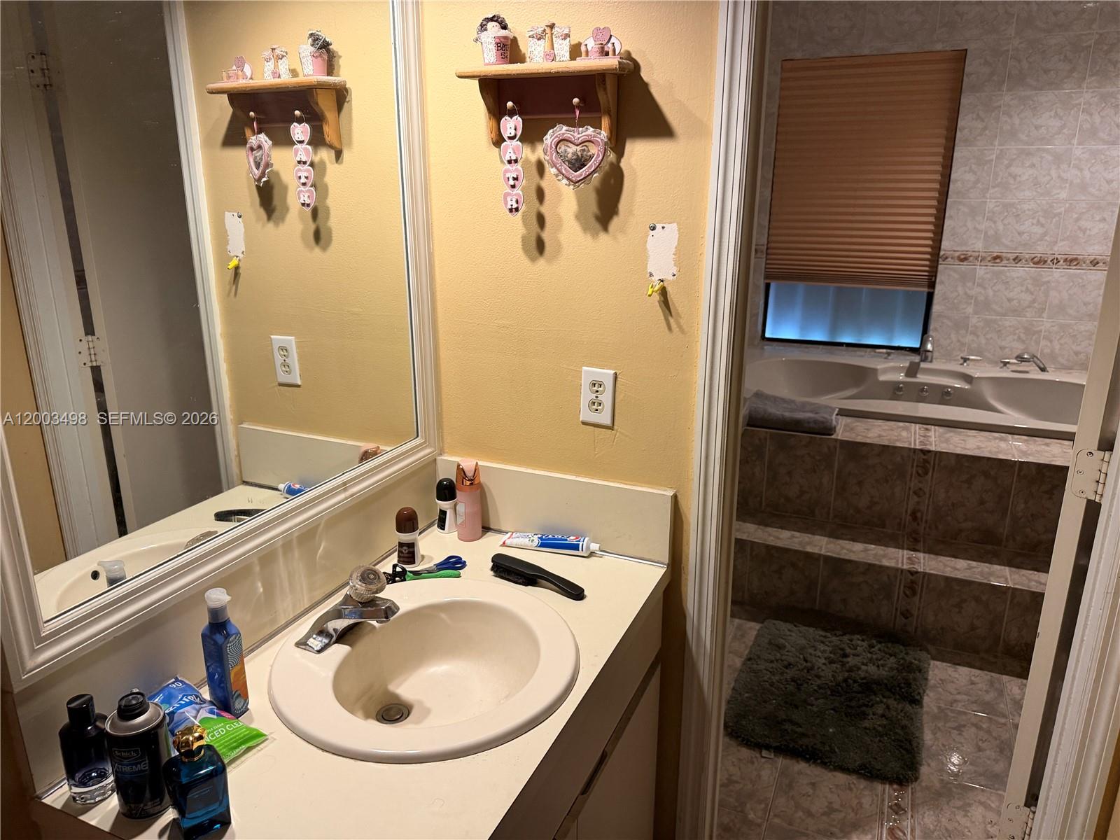 COUNTRY LAKE MANORS SEC 2 - Residential