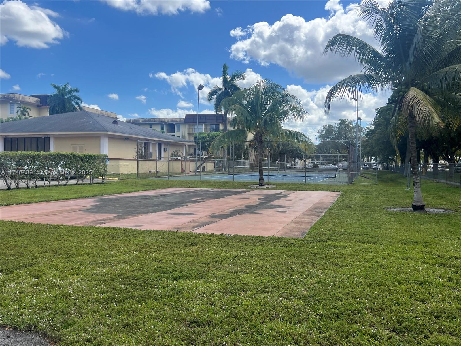 CAPRI GARDENS CONDO - Residential