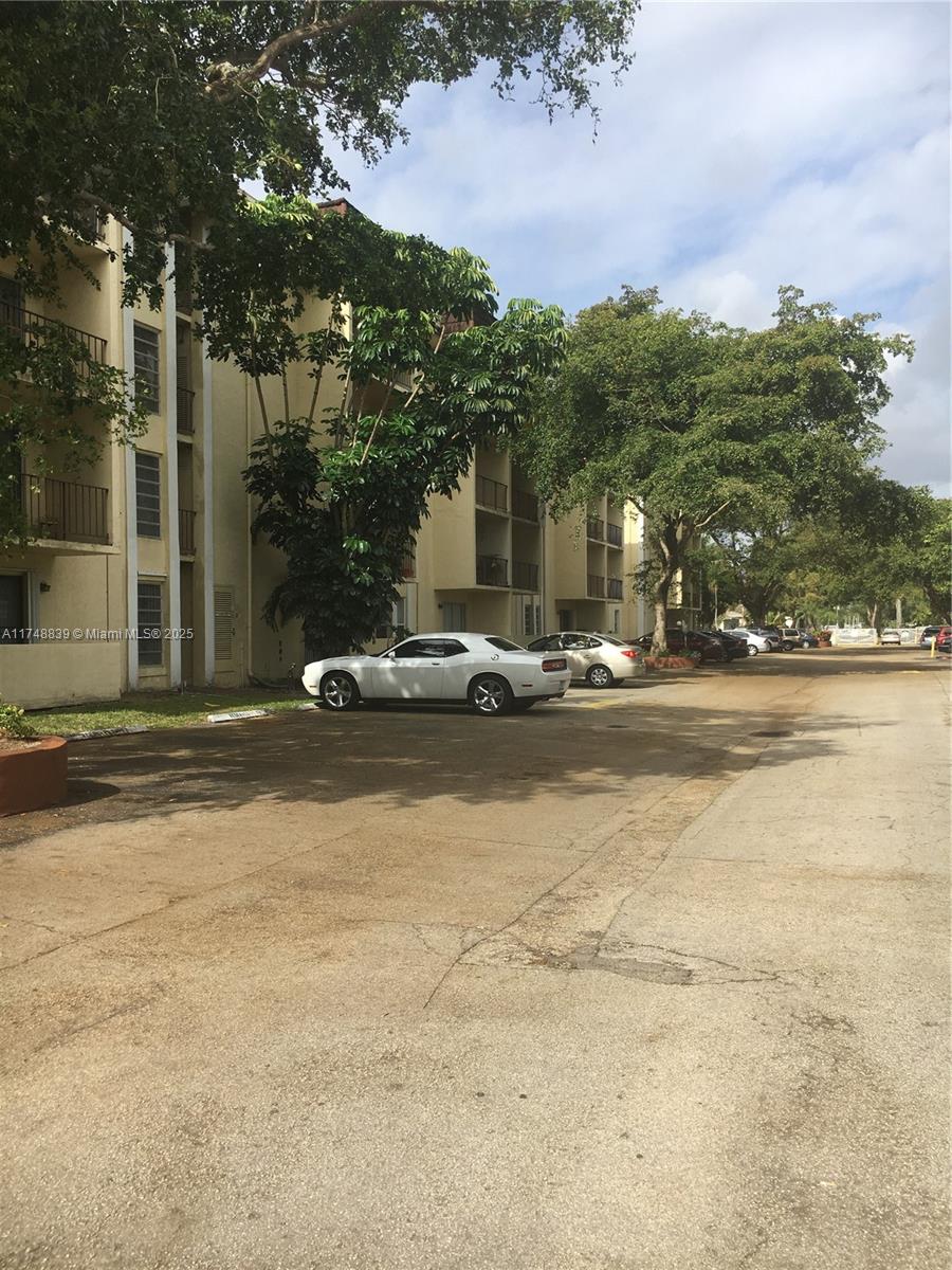 CAPRI GARDENS CONDO - Residential