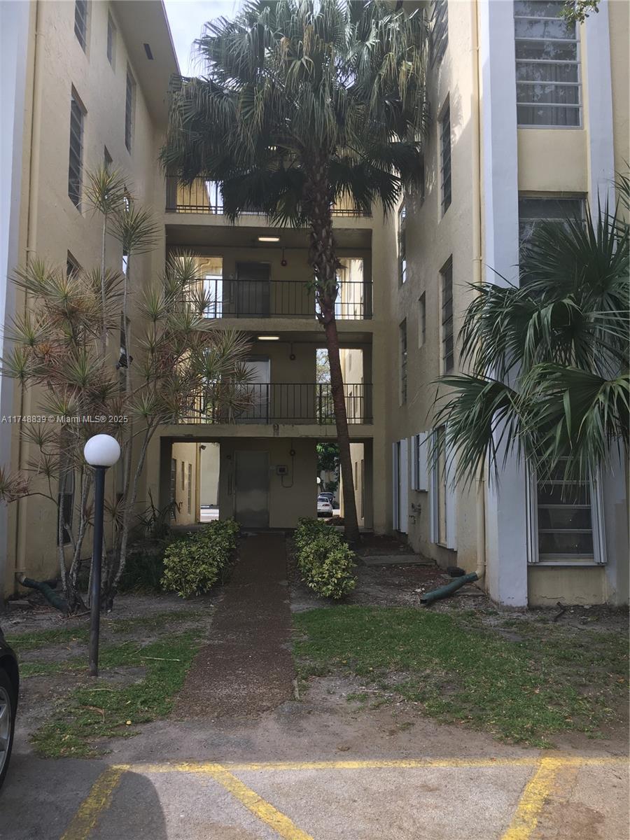 CAPRI GARDENS CONDO - Residential