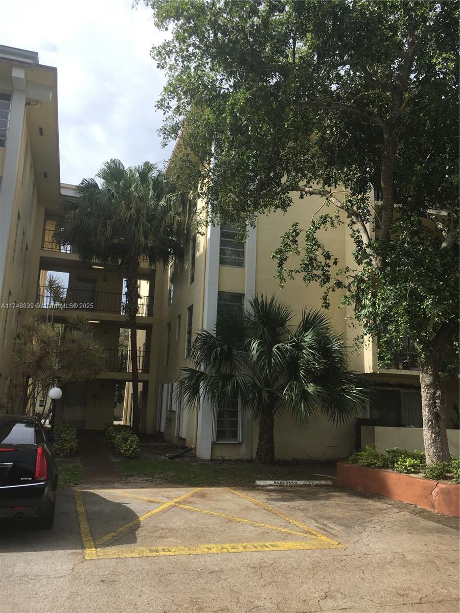 CAPRI GARDENS CONDO - Residential