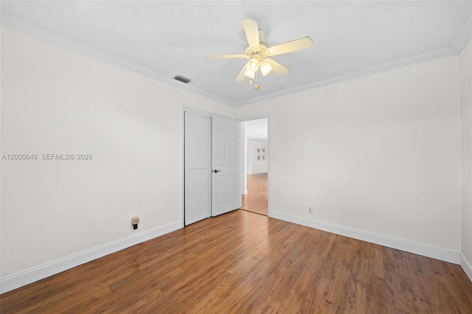 HOLLYWOOD ISLES - Residential