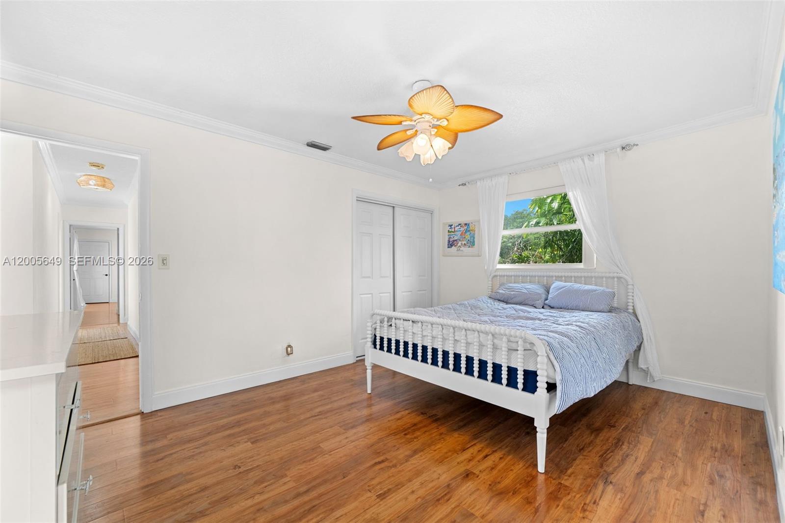 HOLLYWOOD ISLES - Residential