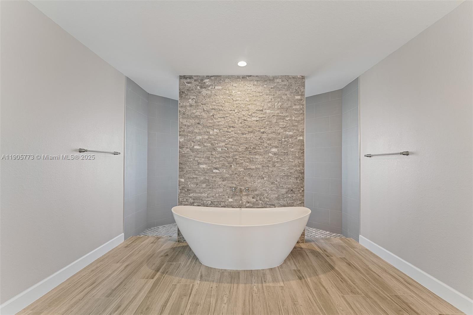 PORT ST LUCIE SECTION 33 - Residential Lease