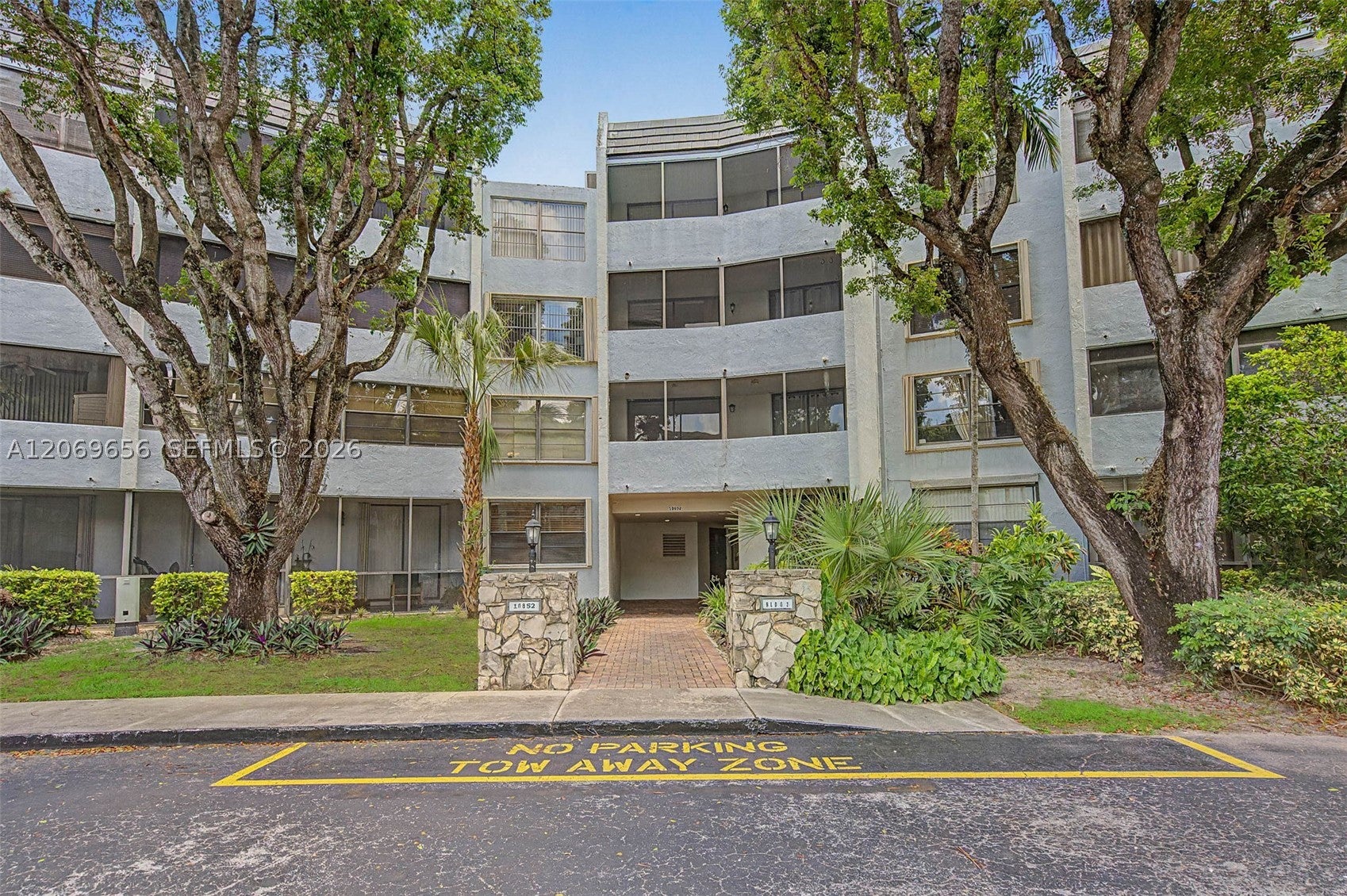 10852 N Kendall Dr 314