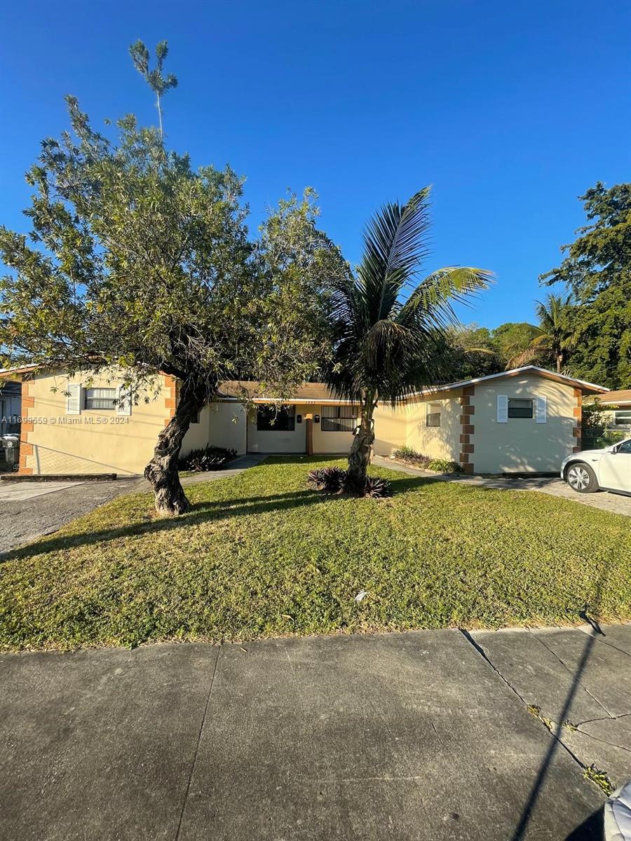 Rental Property at 1905 Sw 11th St A, Fort Lauderdale, Broward County, Florida - Bedrooms: 4 
Bathrooms: 2  - $3,500 MO.