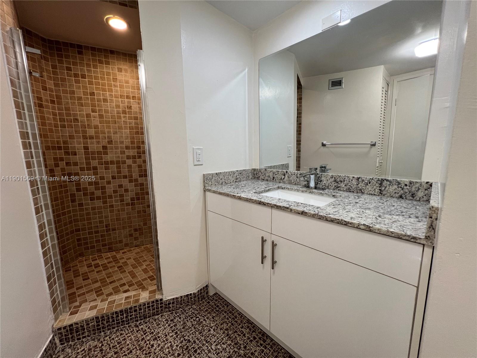 BUCKLEY TOWERS CONDO - EA - Residential Lease