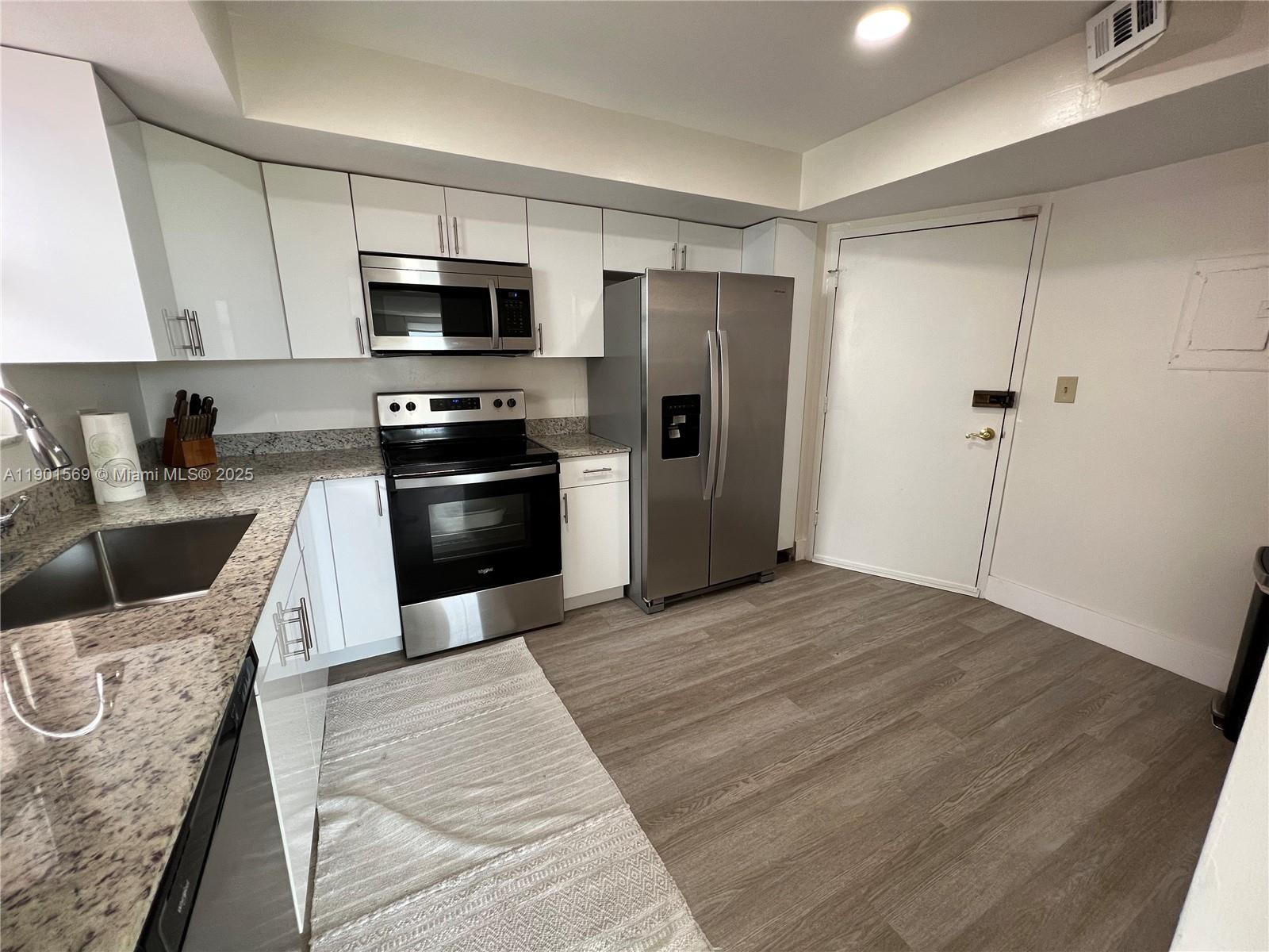 BUCKLEY TOWERS CONDO - EA - Residential Lease