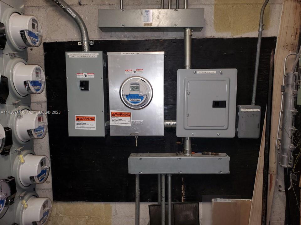 HIALEAH PLACE - Residential Income