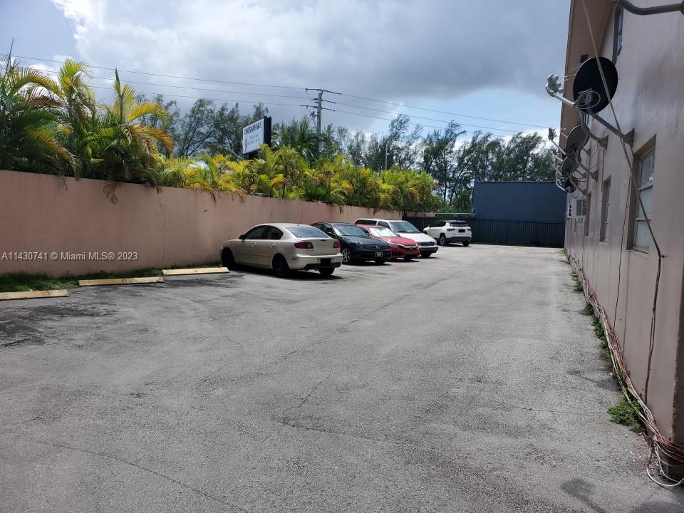 HIALEAH PLACE - Residential Income